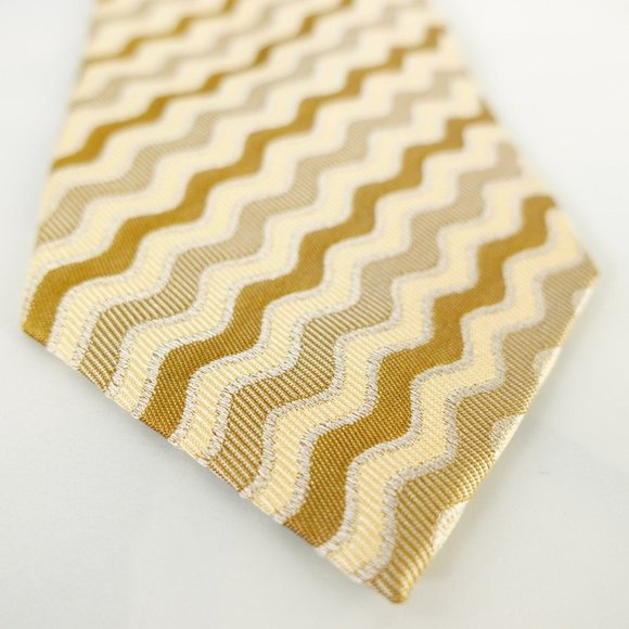 NINA RICCI Luxury Men's Cream Ivory Gold Yellow Wavy Striped Necktie 100% Silk - Picture 10 of 13